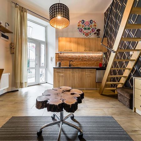 Studio Z Ogrodem Przy Starej Zajezdni Kraków Exteriör bild