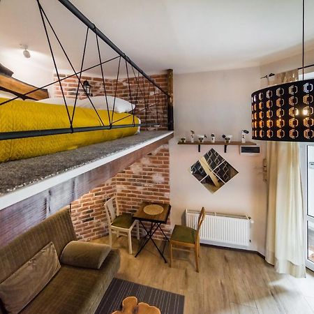 Studio Z Ogrodem Przy Starej Zajezdni Kraków Exteriör bild
