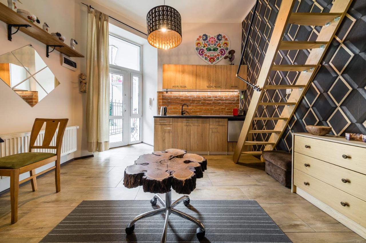 Studio Z Ogrodem Przy Starej Zajezdni Kraków Exteriör bild