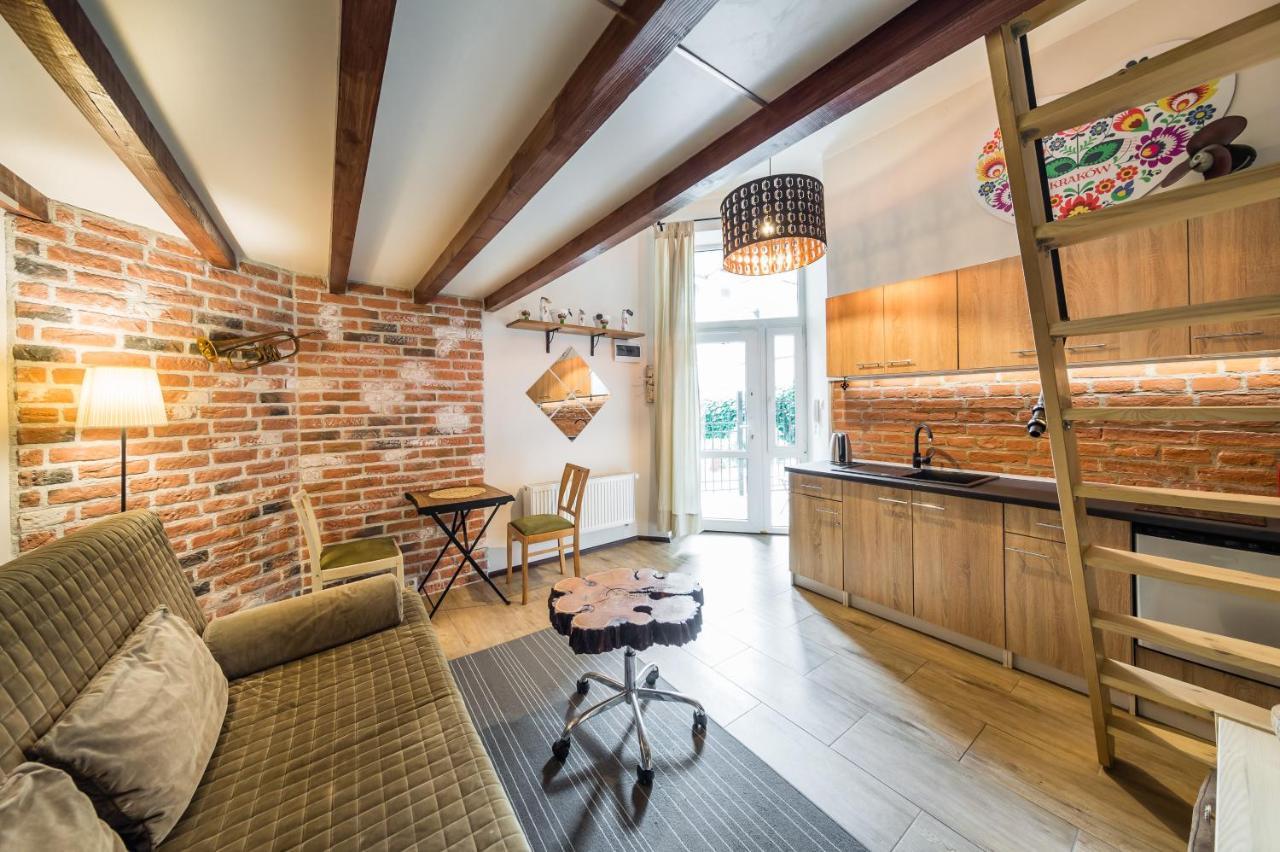 Studio Z Ogrodem Przy Starej Zajezdni Kraków Exteriör bild