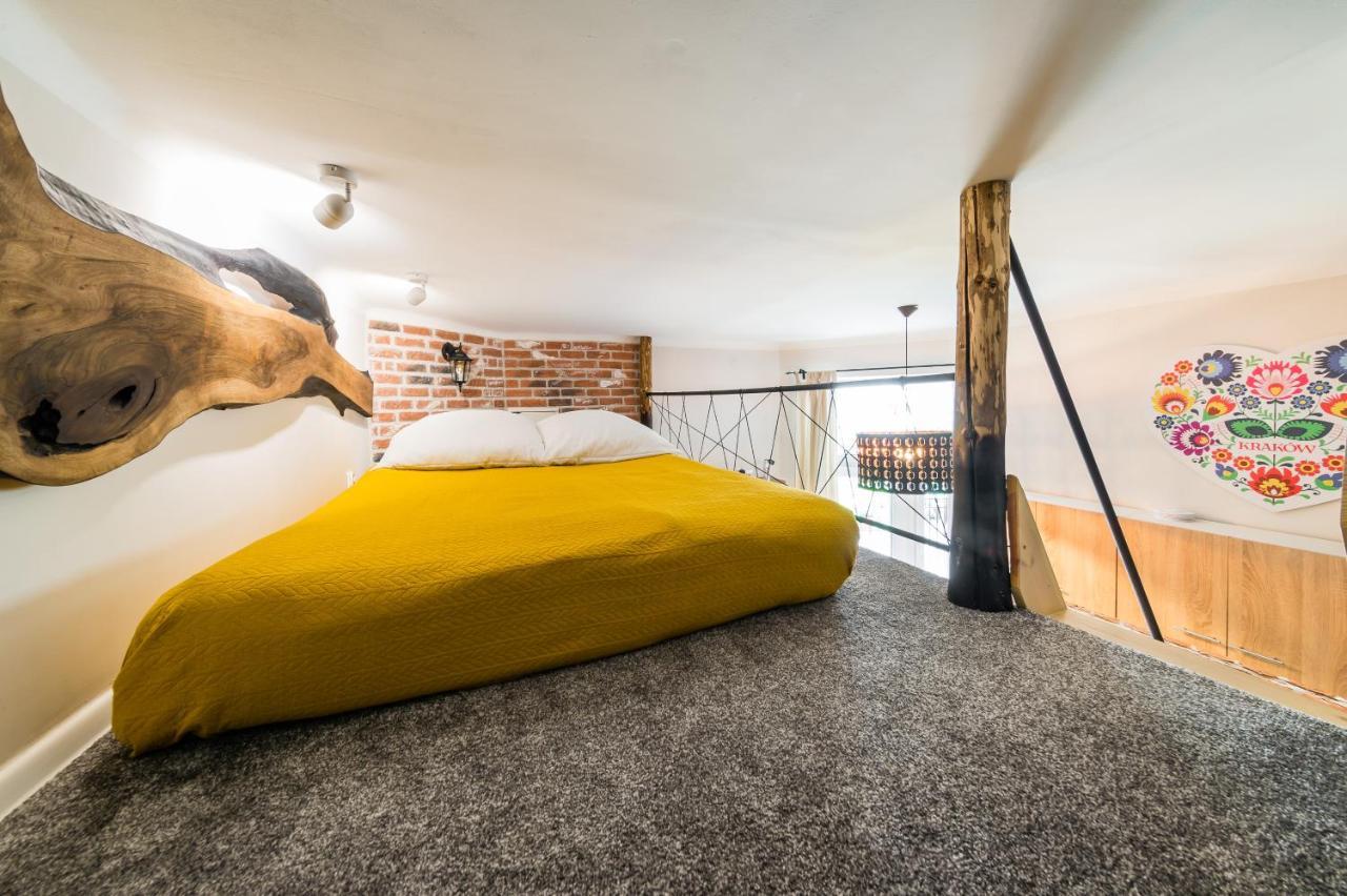 Studio Z Ogrodem Przy Starej Zajezdni Kraków Exteriör bild