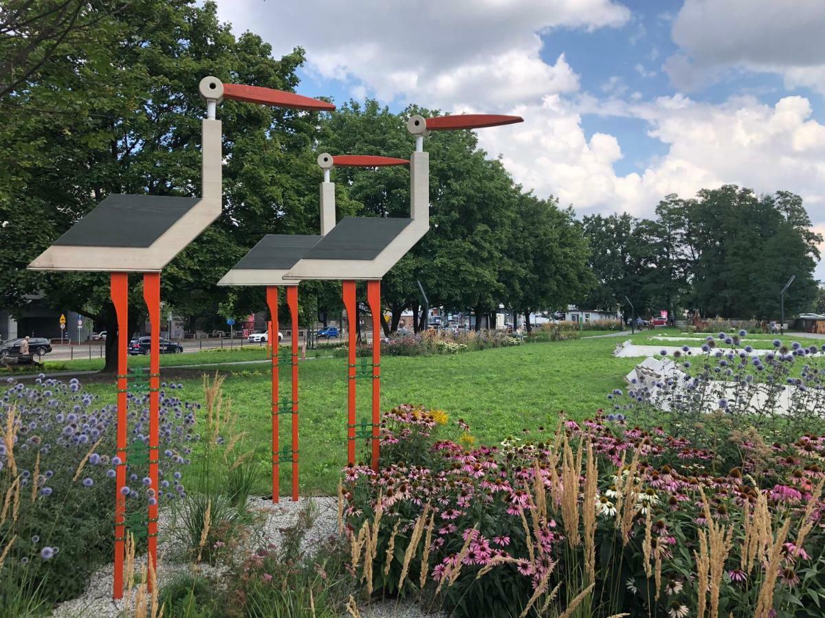 Studio Z Ogrodem Przy Starej Zajezdni Kraków Exteriör bild